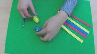 Игры с бумагой, которые развивают мелкую моторику ребёнка